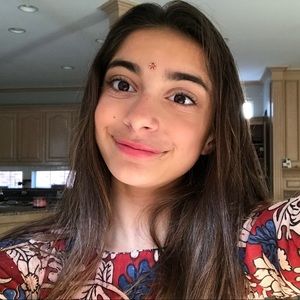 Meet your Posher, Maya